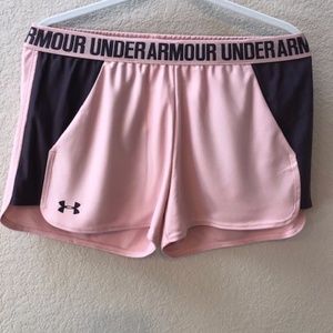 Under Armour Women's Heat Gear shorts - Medium